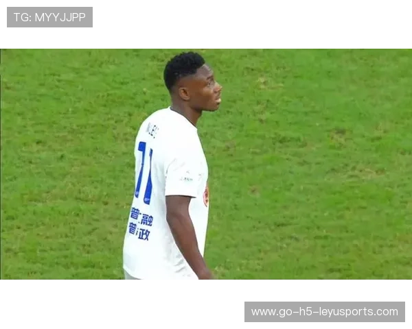 大连队左后卫马莱莱示好主帅,留队可能性激增 大连队左后卫马莱莱示好主帅,留队可能性激增