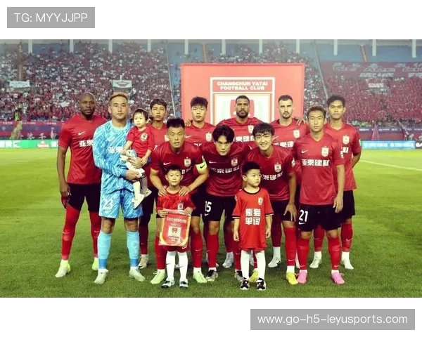 未来之星：年轻球员季后赛表现惊艳！，未来之星足球队的教练和小队员