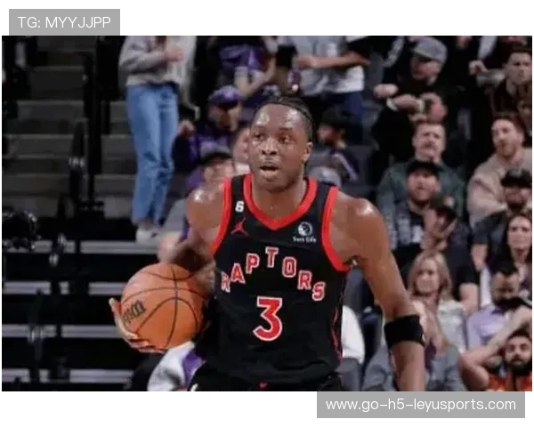 尼克斯阿奴诺比外线开火,底角三分连中 尼克斯阿奴诺比外线开火,底角三分连中