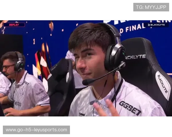 MOUZ新人枪法太离谱了 MOUZ新人枪法太离谱了
