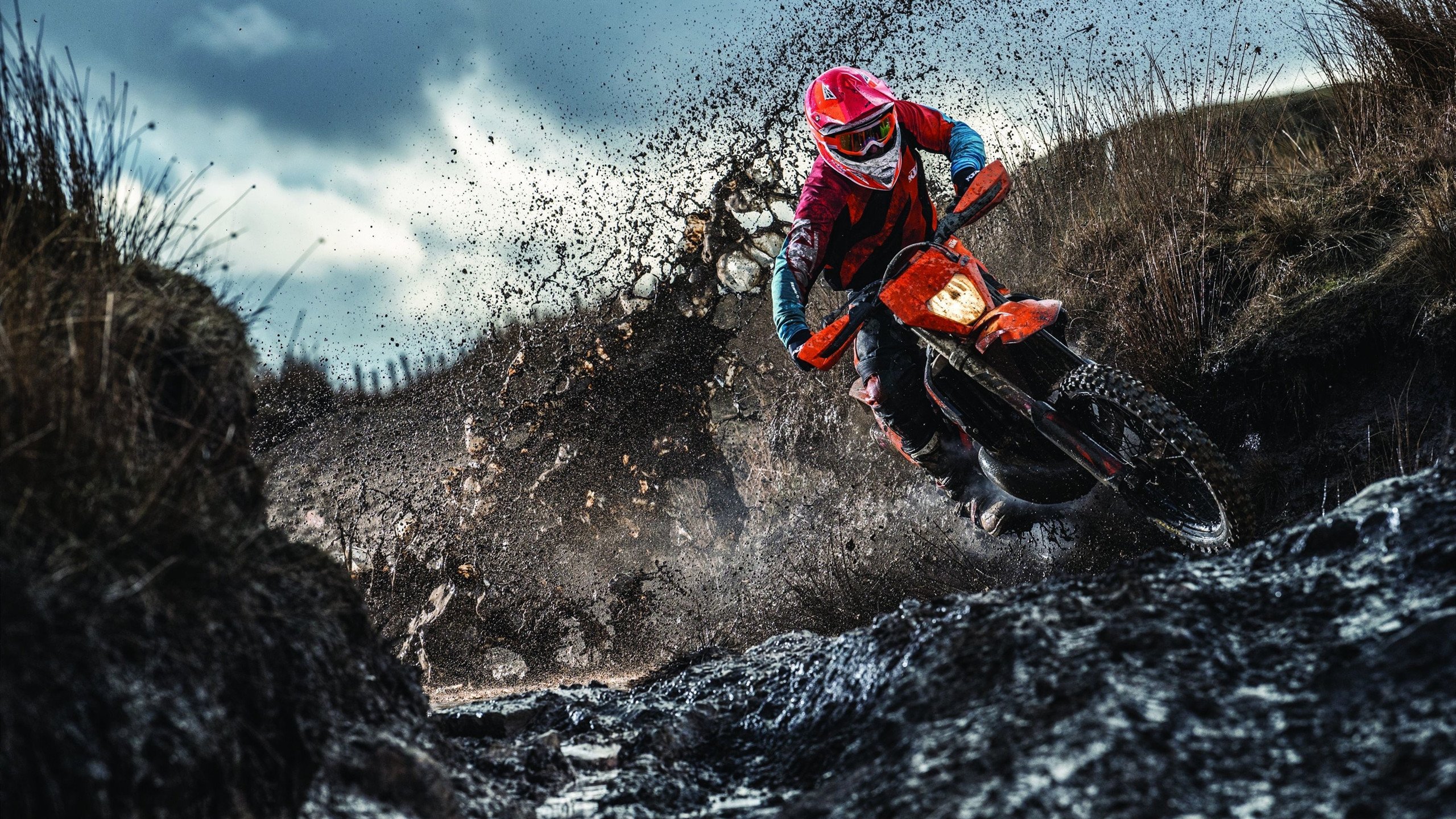 乐鱼体育APP官方下载-亚洲一哥的速度！33岁孙兴慜两度狂飙半场传射，踩单车过人爆杆，孙兴慜亚洲预选赛